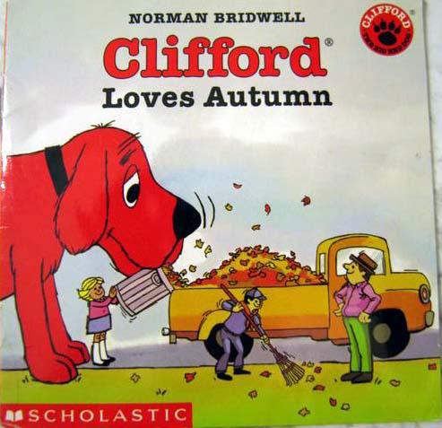 Clifford Loves Autumn. Книга + Аудиозапись!Книга из серии про огромного красного щеночка Клиффорда. <br>
На одной странице одно-два предложения крупным шрифтом. Хорошие картинки. Замечательное издание для расширения словарного запаса малыша. Так же отлично подойдет для обучения детей чтению на ан